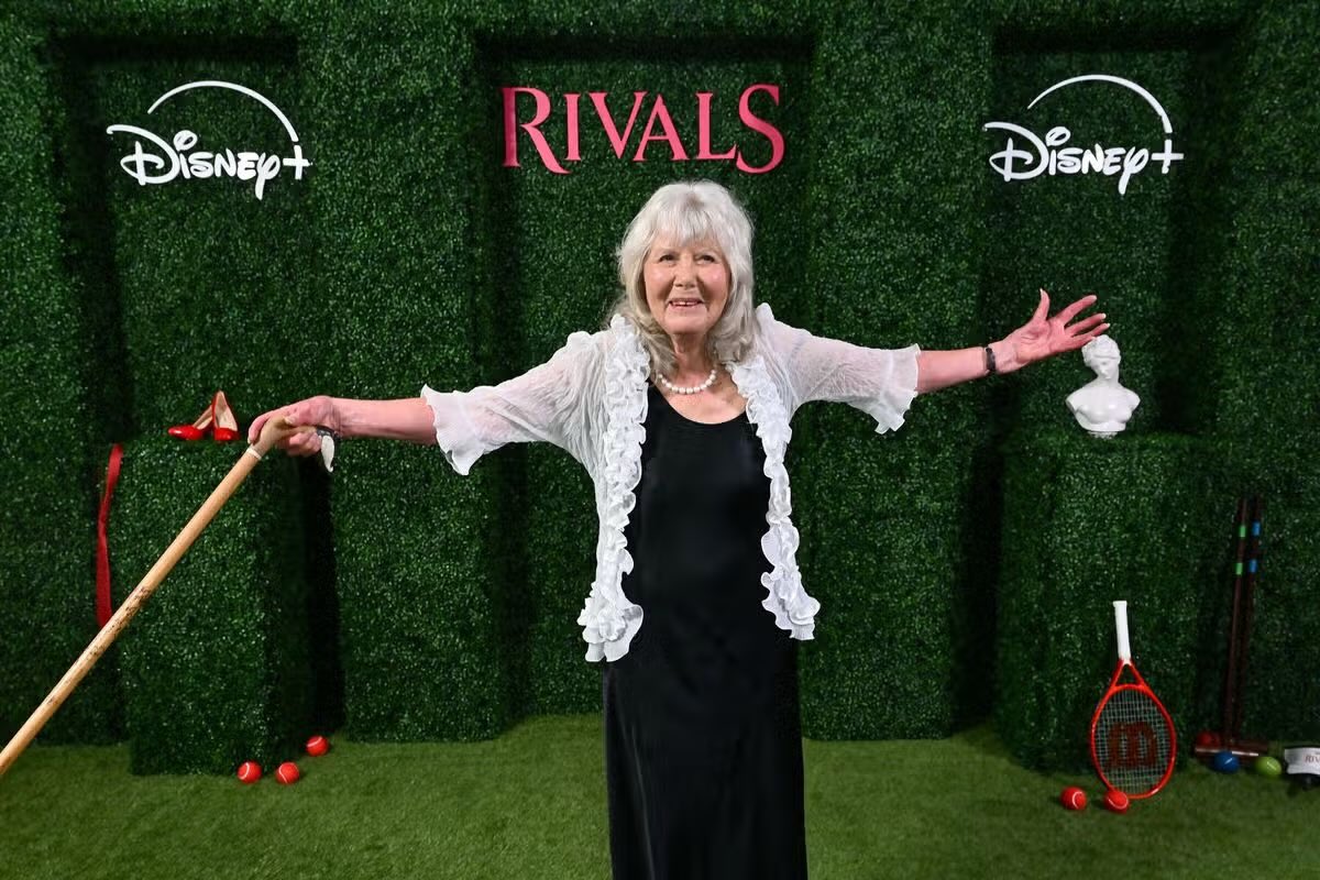 UpdatesRivals's tweet photo. Dominic Treadwell-Collins (showrunner) on #Rivals3:

“We talked to [Jilly] about our plans for season three and beyond. We've got her seal of approval on big things, big story points. We start filming in March.”

[Mirror] https://t.co/1lZtUKH5Mu