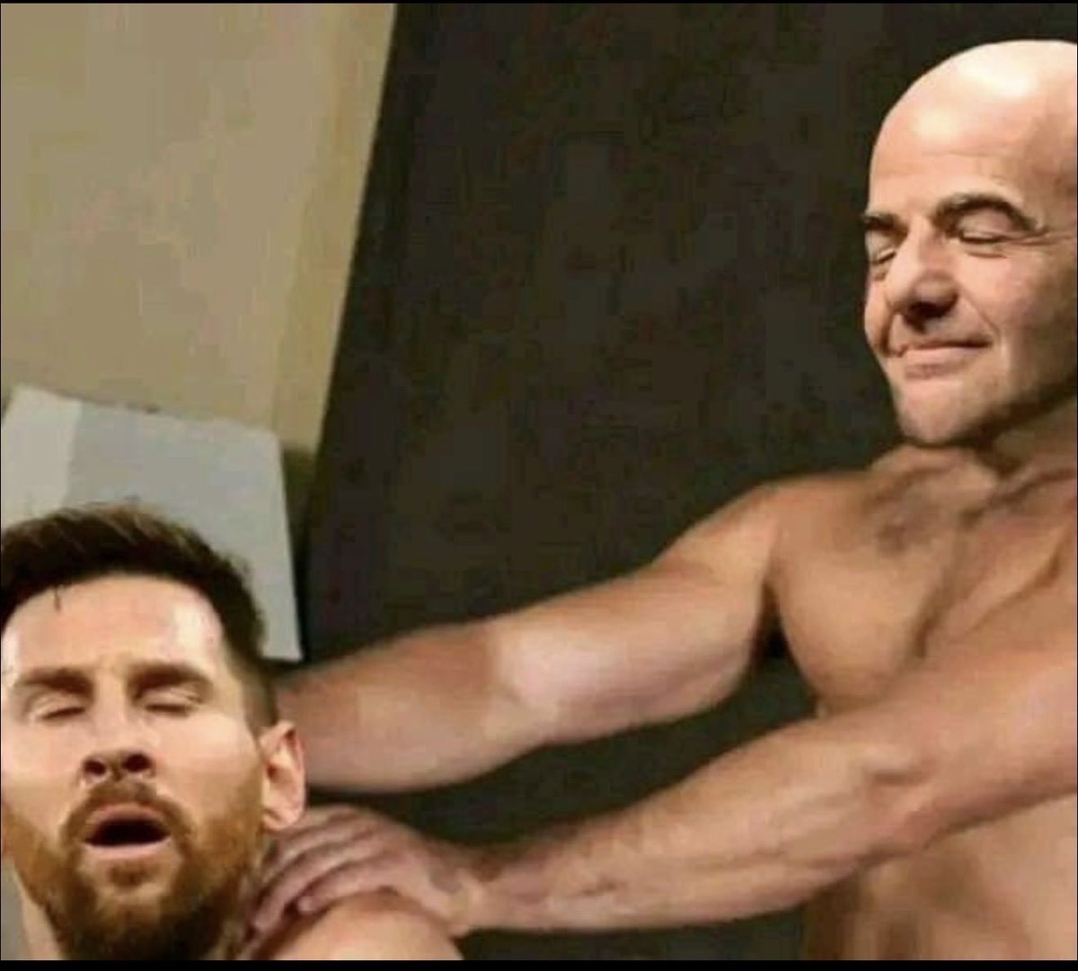 _s_9_x_'s tweet photo. @getekkkj @messiahballin @kennethogueri @Madeira7i Dey  on doggy jooor 🤣🤣 https://t.co/cKJz9rlViD