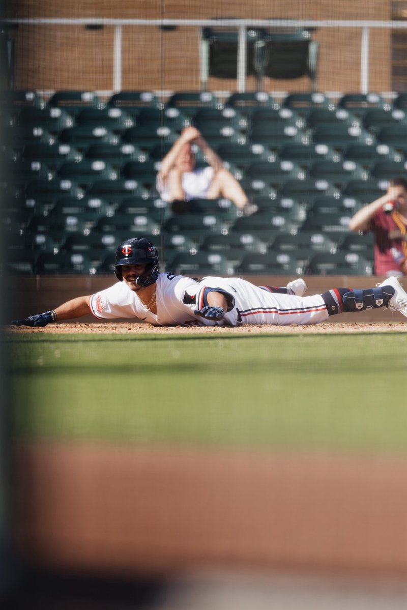 MLBazFallLeague's tweet photo. Make way for DeBarge 💨

The @Twins prospect races around the bases for an inside-the-park homer, his first homer of the Fall! DeBarge is batting .367 this Fall https://t.co/bvcH1jYnKv