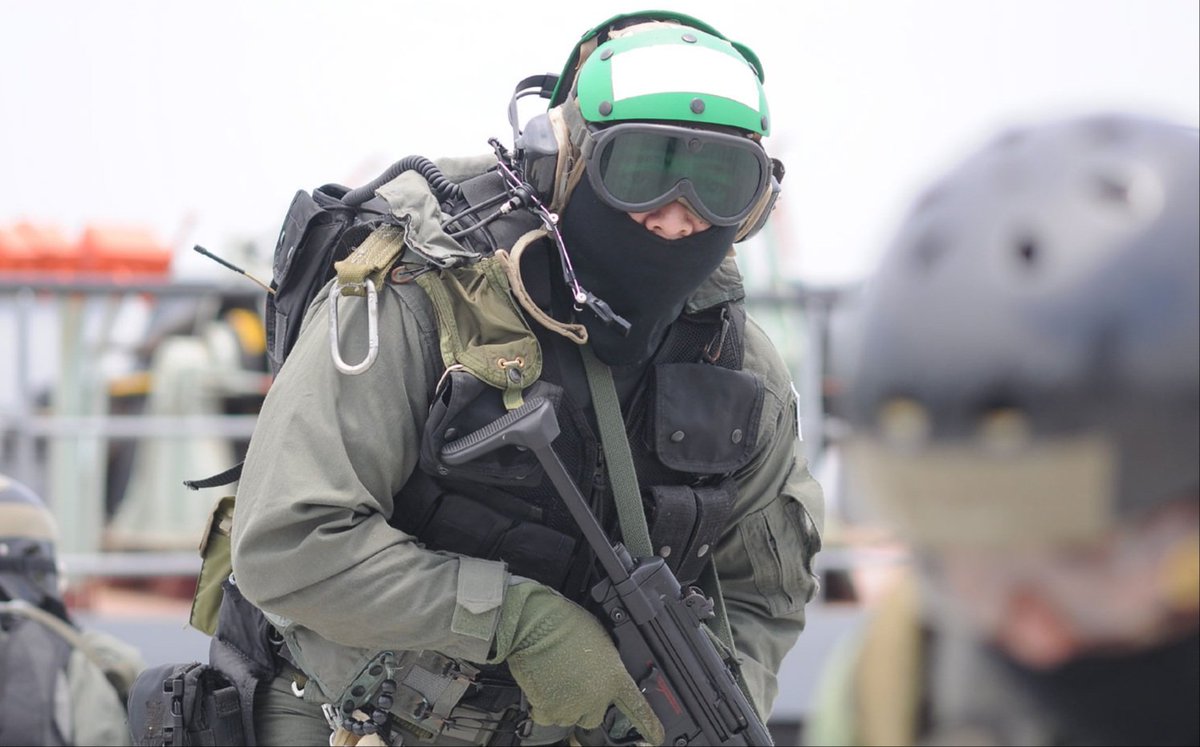 SSgtEricKotyk's tweet photo. Idc what the say flight deck cranials still go hard. https://t.co/Zy2uczOurU