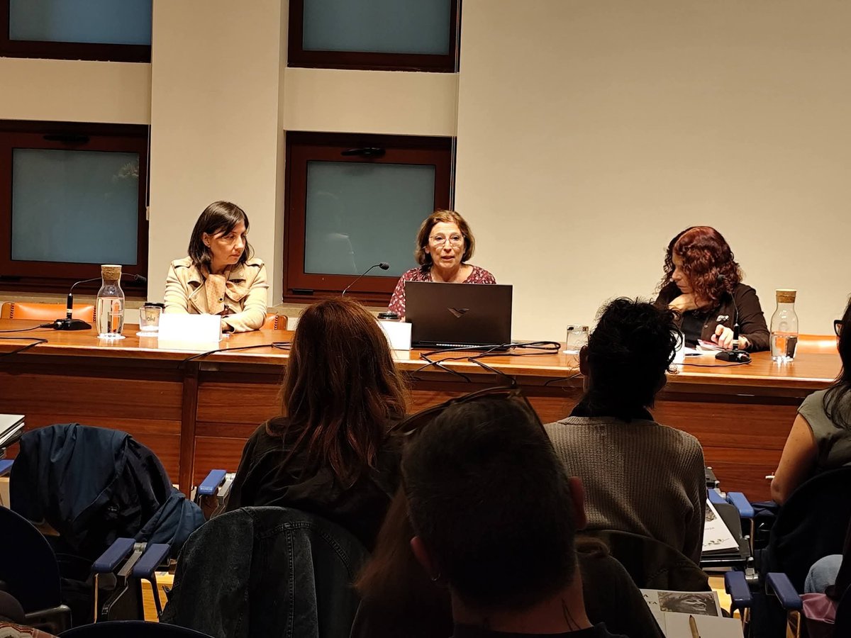 AUXsadAsturias's tweet photo. ¡Gran jornada en la I Escuela Ecofeminista Petra Kelly! 💜
Carmen Diego compartió la lucha del SAD en "Poniendo los cuidados en el centro", seguida de una mesa redonda con Eva del Fresno y Alicia Puleo.

Un espacio de debate enriquecedor y con un público superparticipativo. https://t.co/R3vqyIbMZP