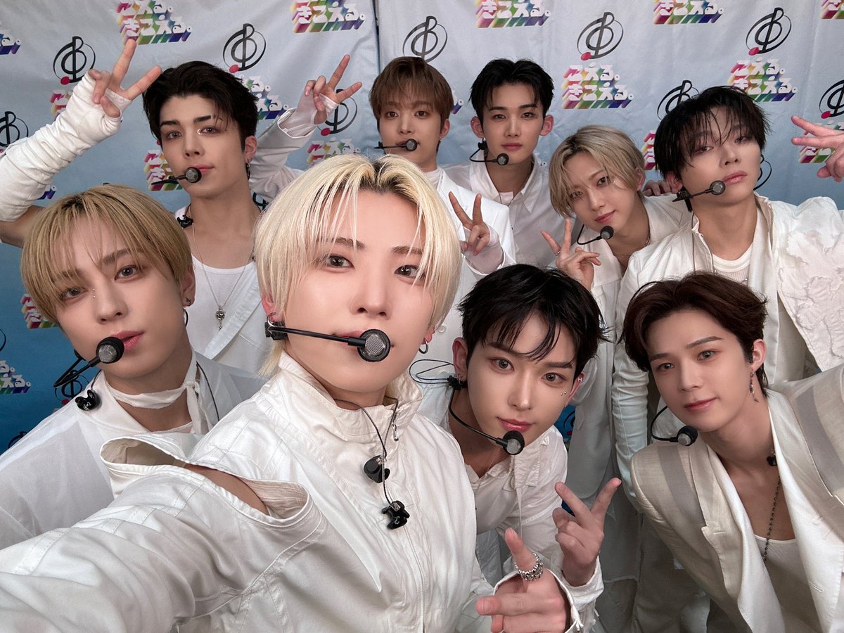 mr_y1203's tweet photo. Vote for #andTEAM #2026MAMAVOTE

仲良し&amp;TEAMがだいすき🐺🌙
&amp;TEAM GO!!!❤️‍🔥❤️‍🔥❤️‍🔥 https://t.co/LJRNEKQXi9