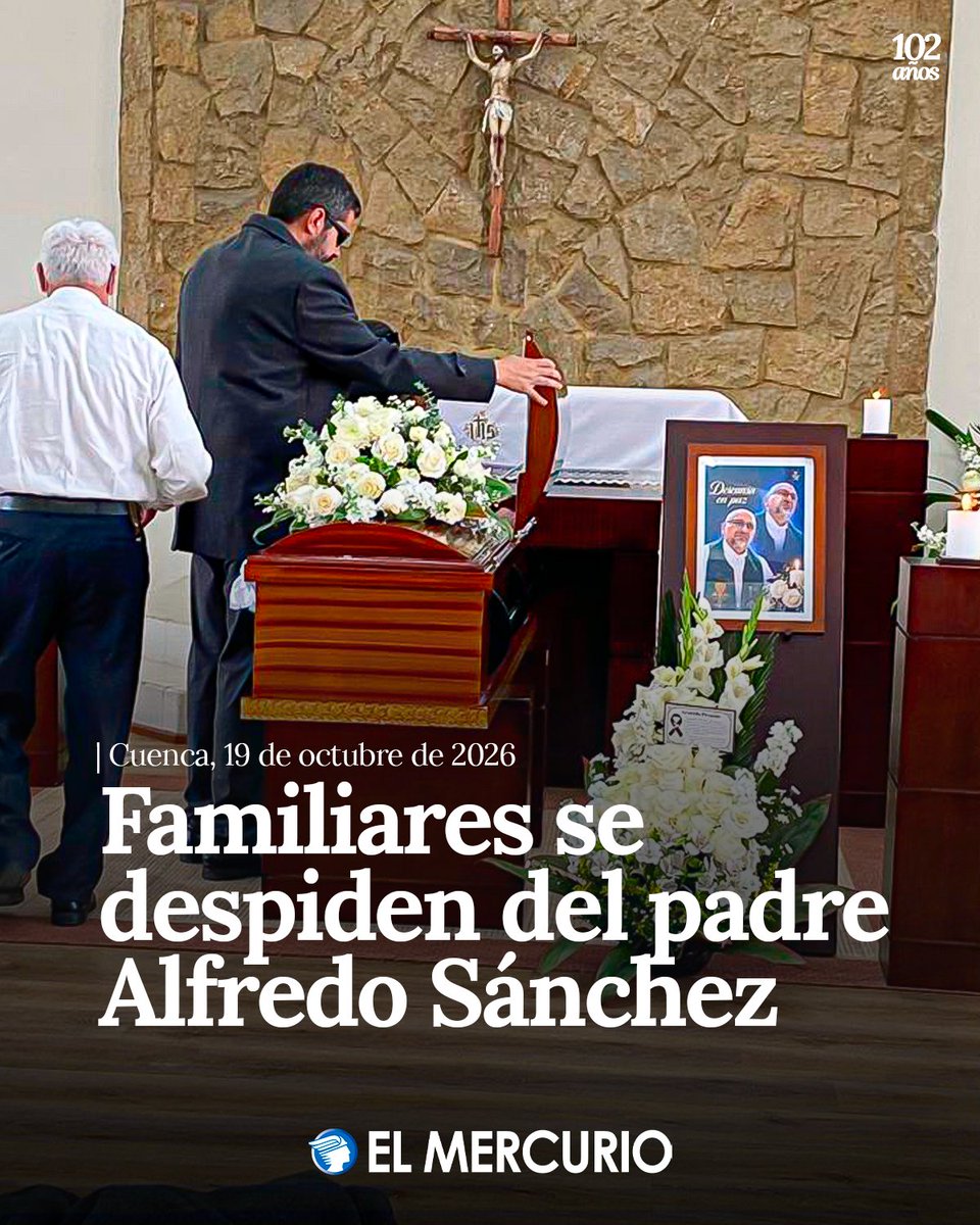 elmercurioec's tweet photo. Familiares y fieles despiden en Cuenca al sacerdote Alfredo Sánchez Molinari, fallecido durante una misa en Guayaquil. Conozca cuándo será su sepelio. https://t.co/fO6ZbYsehD https://t.co/o3QWqPcXvH