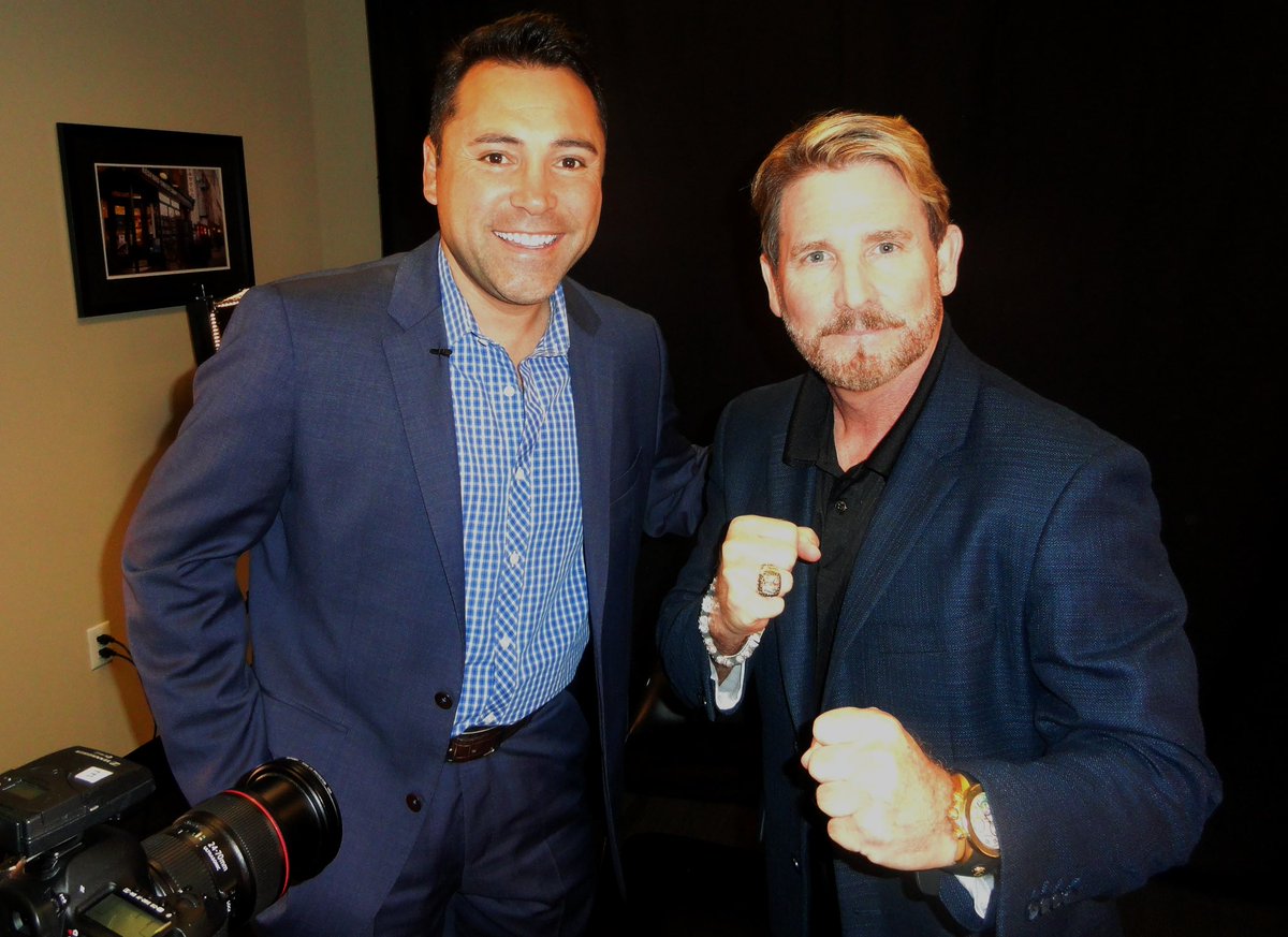 SmittyBoxing's tweet photo. Finished taping episode 7 of Classic Clashes brought to you by @InThisCornerTV.  It’s @SugarRayLeonard vs @OscarDeLaHoya scheduled for 15 rds from @CaesarsPalace in Las Vegas. @LeeGrovesBoxing will be teasing you throughout the week on more of the details. #boxing #classicclashes #sugarrayleonard #oscardelahoya