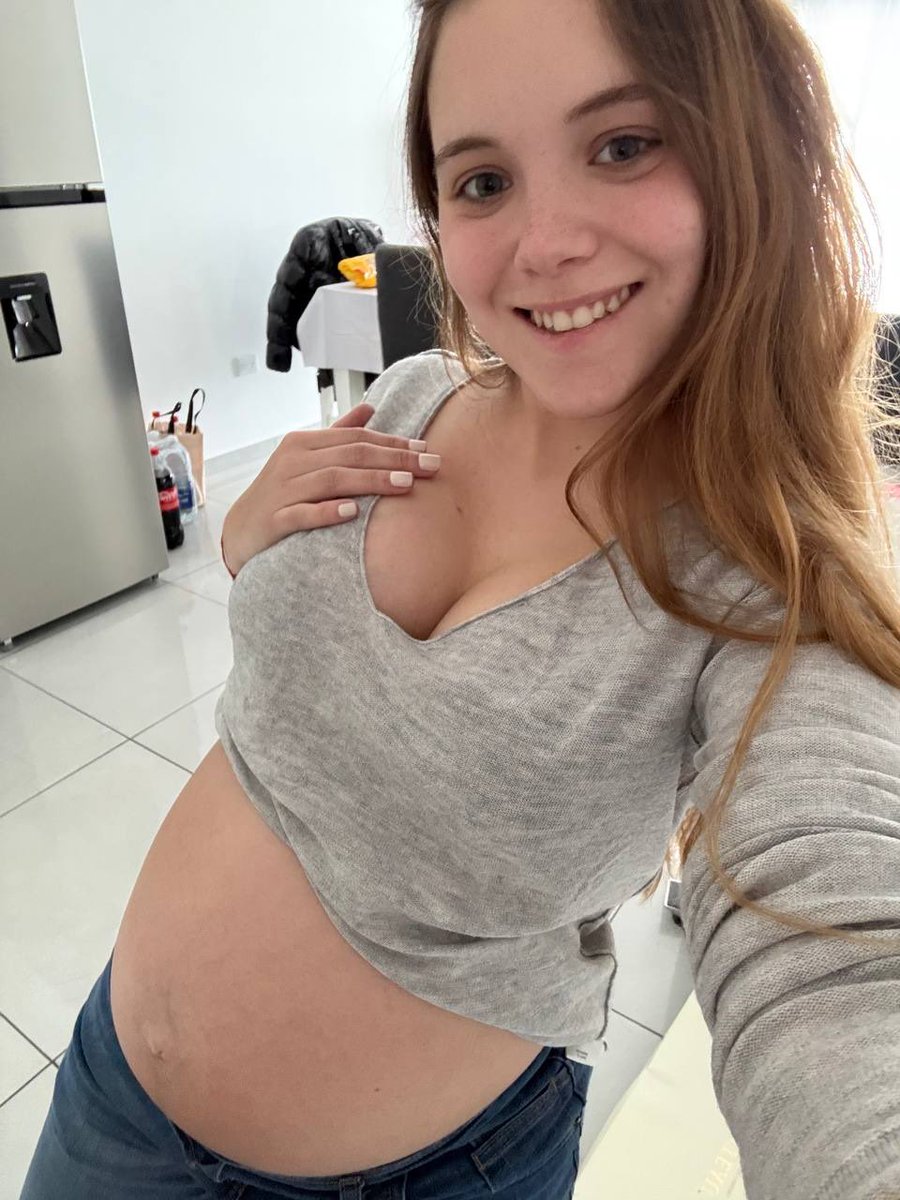 kleinemariee's tweet photo. Bin schwanger Wenn ich dir schreibe, würdest du mir antworten? 🙈👀 https://t.co/i57fXVMYmT