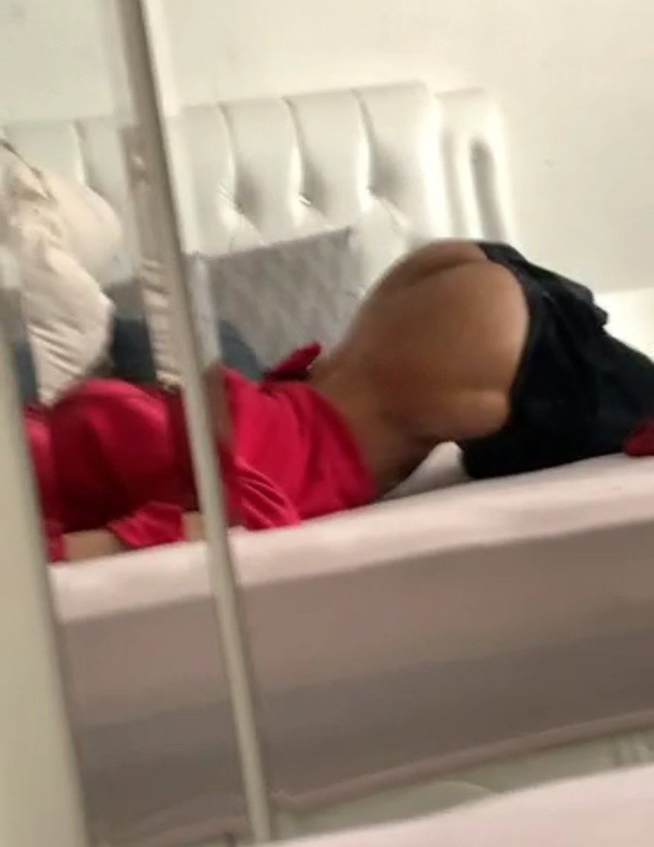 razorleaf33's tweet photo. any musculsr guys wanna do tributes on my ass??? #tribute #nsfw #leak #video #dm #nude #sex #ass #amateur #young #fem https://t.co/sv6gZ4eb4M