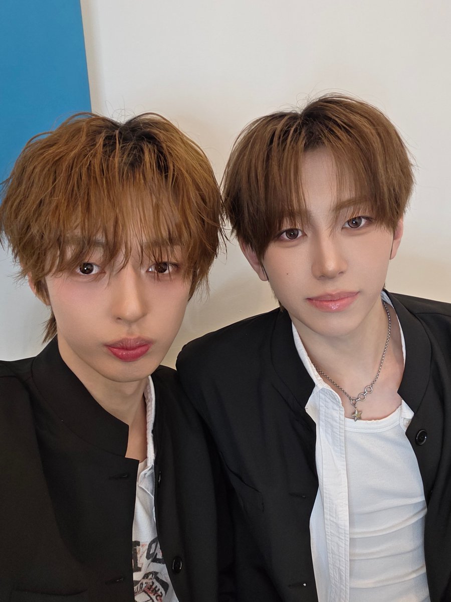 jaechxnn's tweet photo. 눌아디랑 브이브이 https://t.co/wDKYquno1X