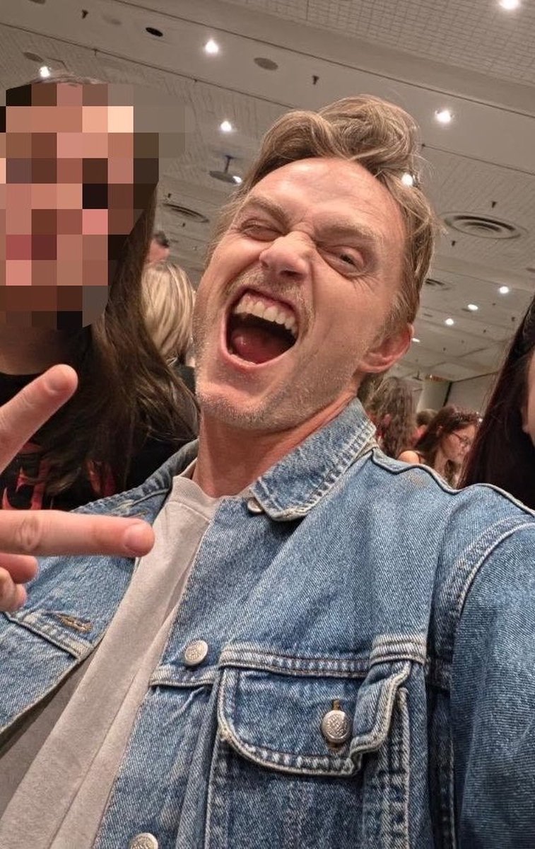 dexsoinlove's tweet photo. @LeonEncisoXD wilson bethel https://t.co/wl94H1gHj2