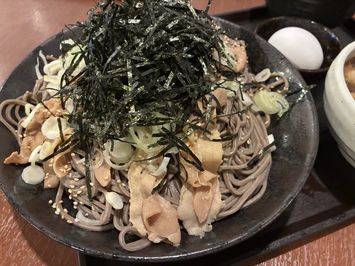 mennokurita's tweet photo. おはようございます☁️クリタ食品営業部、根岸でございます。本日もよろしくお願いいたします🙇‍♂️

仙台　蕎麦令和さん📍
山形名物肉蕎麦がいただけます☘️
お肉たっぷりつけ汁にしっかりした太めのお蕎麦を😋
中華そばも隠れた人気メニュー✨️

麺のクリタ特注麺使用されてます🎗️ https://t.co/P5e27QIOE7