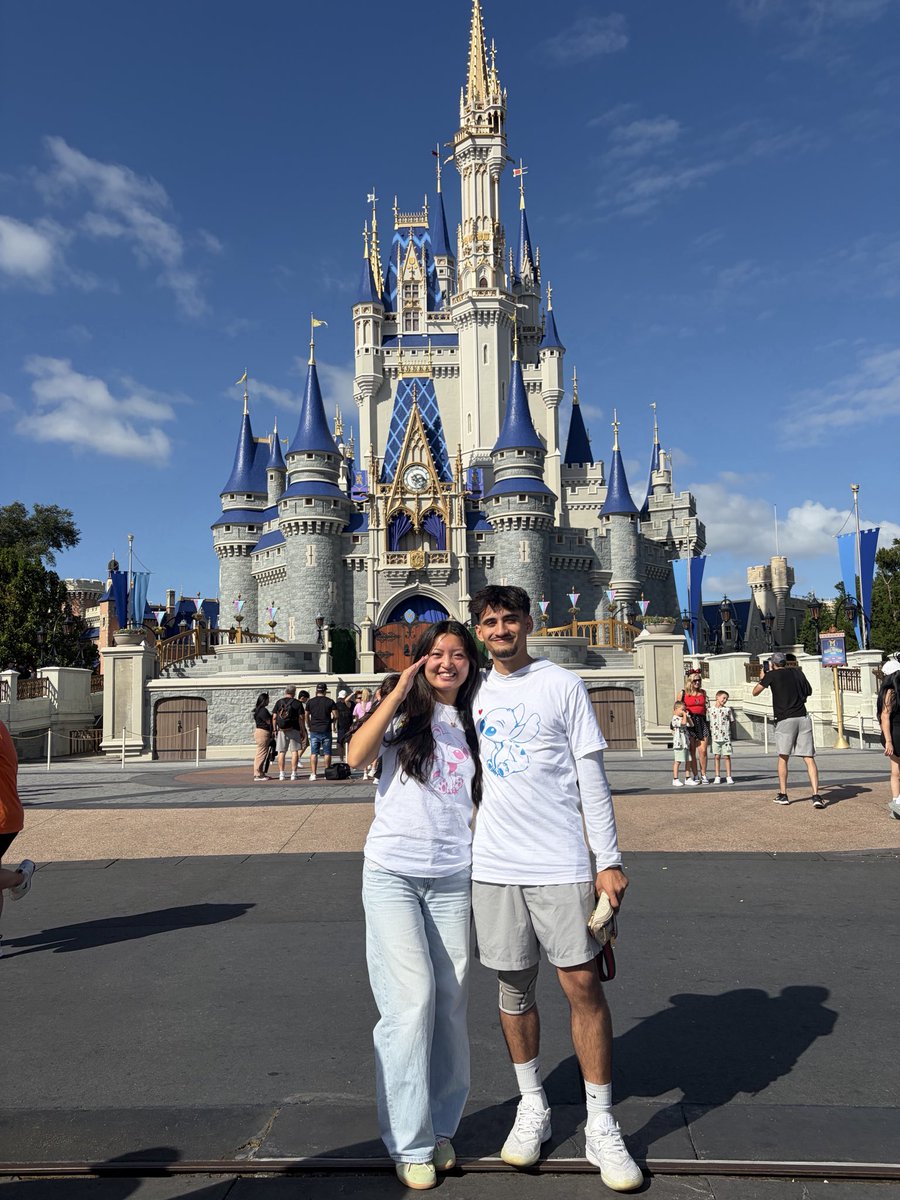 Marskies_'s tweet photo. Disney World before MW4 kickoffs 🥷🏿 https://t.co/heWBfdXot0