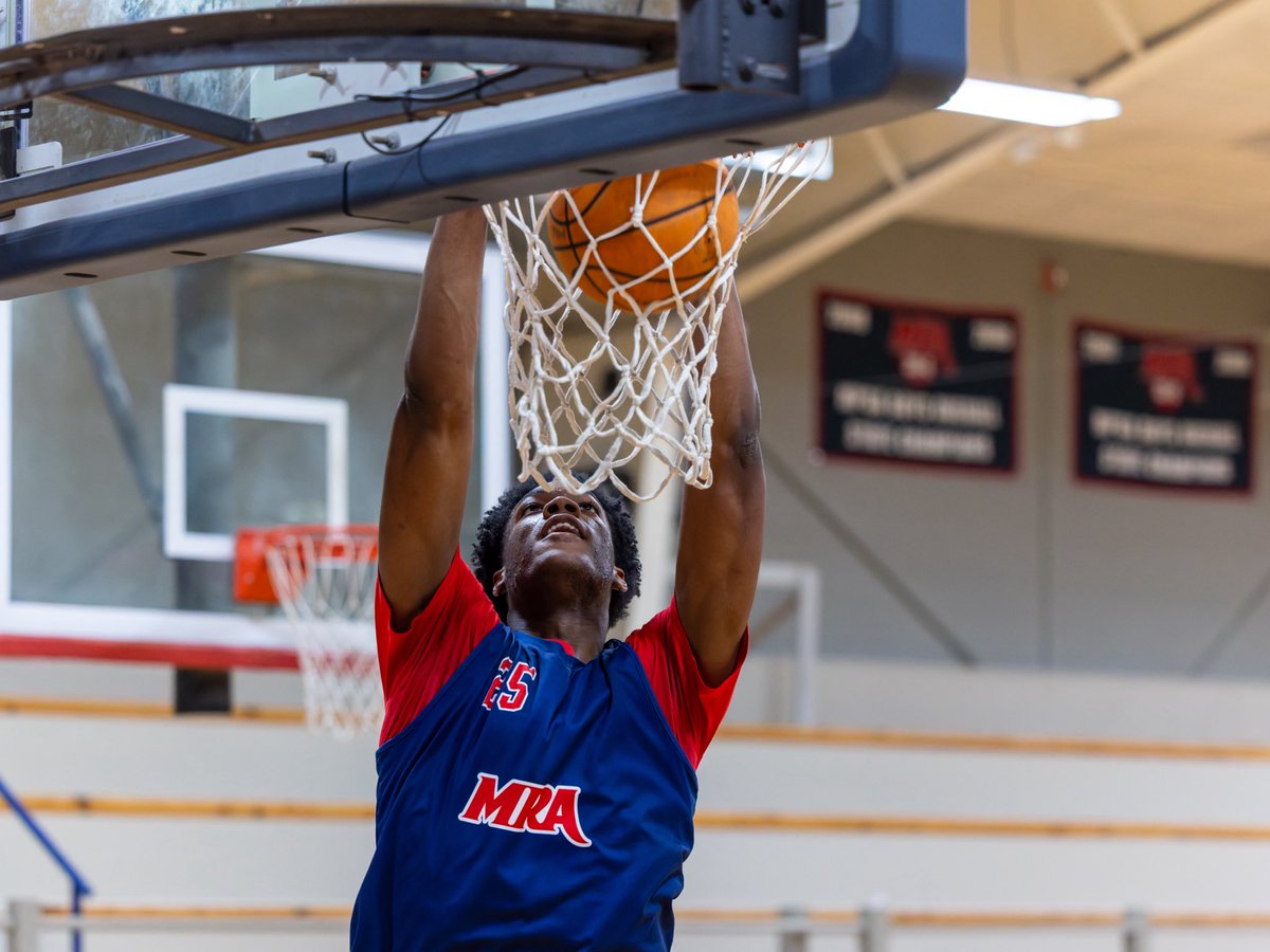 MRAboyshoops tweet picture