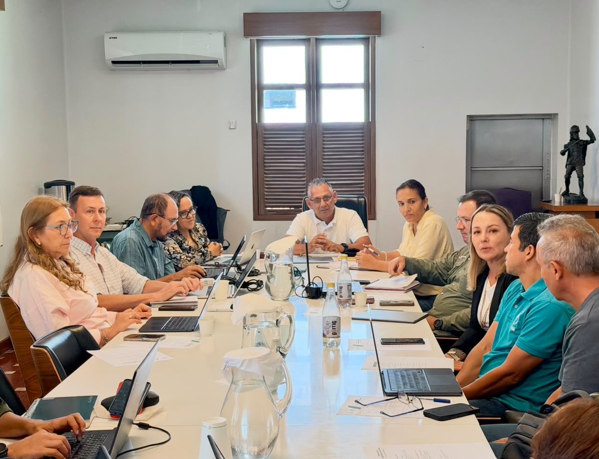 INIAPECUADOR's tweet photo. En #Guayas damos inicio a tres días de intercambio y cooperación en el marco de la 28.ª Reunión del Comité Ejecutivo de HIAAL y la 60.ª Reunión del Comité Administrativo del FLAR, un espacio de diálogo para fortalecer el desarrollo del sector arrocero en la región. https://t.co/F0clG7C5OK