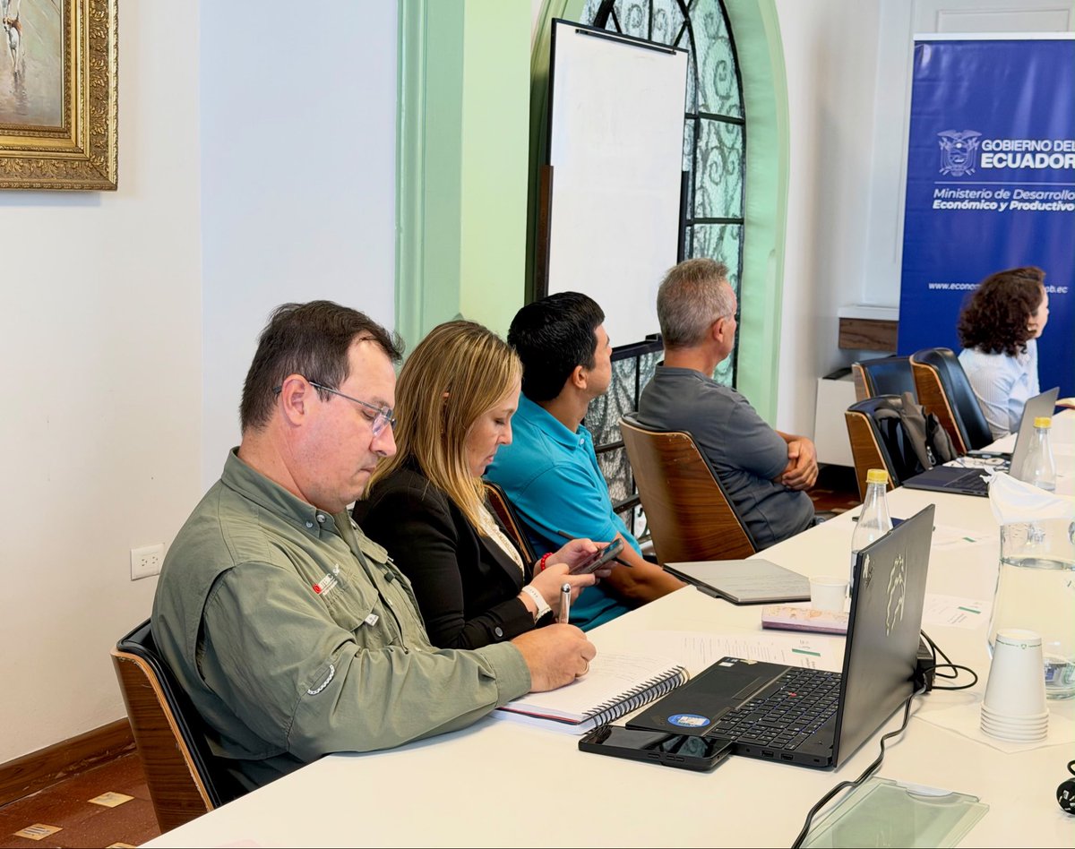 INIAPECUADOR's tweet photo. El INIAP participa en representación nacional 🇪🇨 junto a su aliado estratégico Ecuasem, reafirmando su compromiso con la investigación, la innovación y el fortalecimiento de la producción arrocera. https://t.co/S2l2bsMRFj