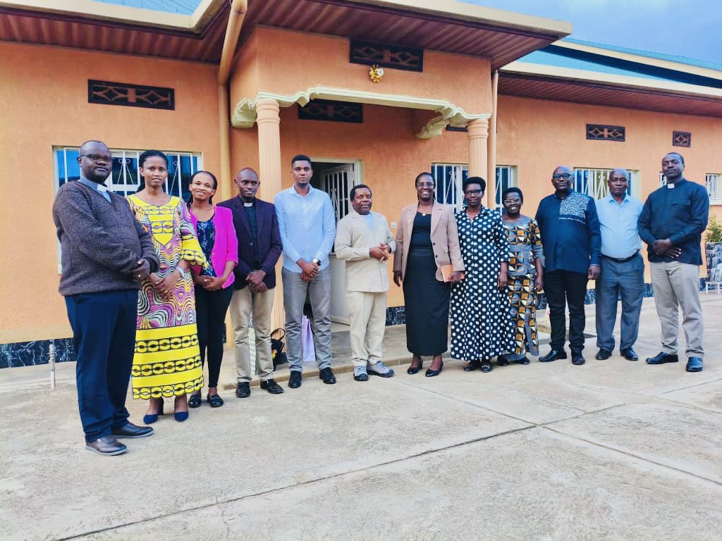 ShyogweDiocese's tweet photo. On 19 October 2026, Madam Rose KABAYIZA led an @ShyogweDiocese delegation on a study visit to @KigemeDiocese sharing experiences in health, education, Mothers’ Union, evangelism and community development. The visit strengthened collaboration &amp; fellowship between the two dioceses. https://t.co/4btxpZuPUj