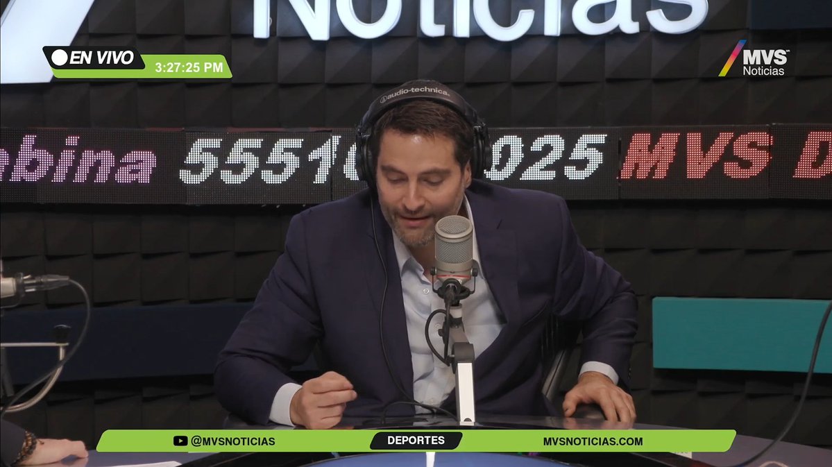grthstuff's tweet photo. Aquí me tienen escuchando MVS Deportes por @memo_schutz 💚

¡Tropa Schuuuutz! 🖖🏻 https://t.co/nPRqKeczOx