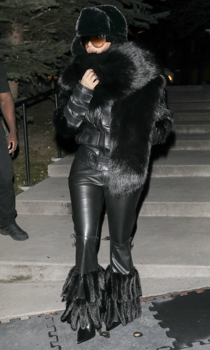 amorprnt's tweet photo. Kim Kardashian in Aspen (2026). https://t.co/bNpzQ6jXq7