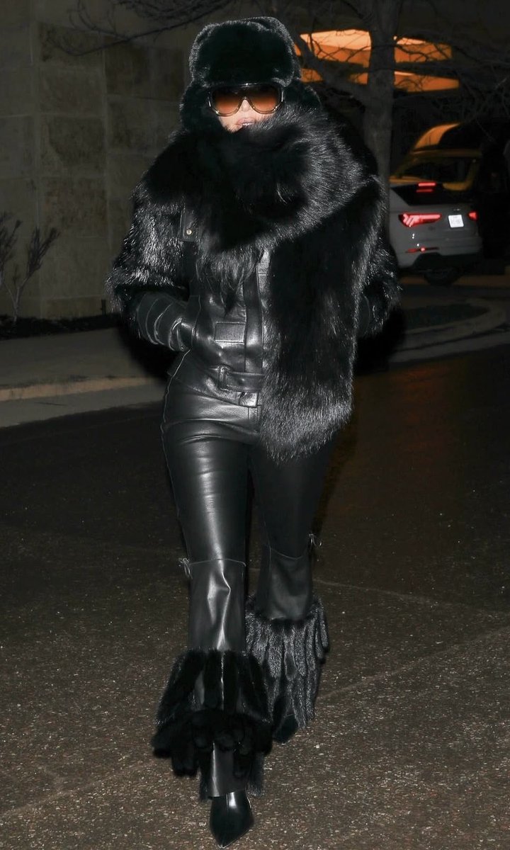amorprnt's tweet photo. Kim Kardashian in Aspen (2026). https://t.co/bNpzQ6jXq7