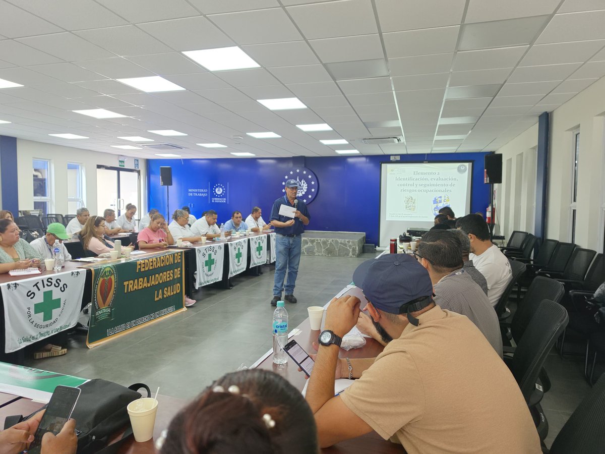 SvFesic_'s tweet photo. LA UNIDAD SINDICAL, PILAR FUNDAMENTAL PARA LA DEFENSA DE LOS DERECHOS LABORALES.

La organización y la solidaridad permiten a los trabajadores construir objetivos comunes y afrontar los desafíos del mundo laboral con mayor fortaleza.

Impulsamos la unidad como una herramienta estratégica para fortalecer la representación, defender las conquistas laborales y promover mejores condiciones para la clase trabajadora.