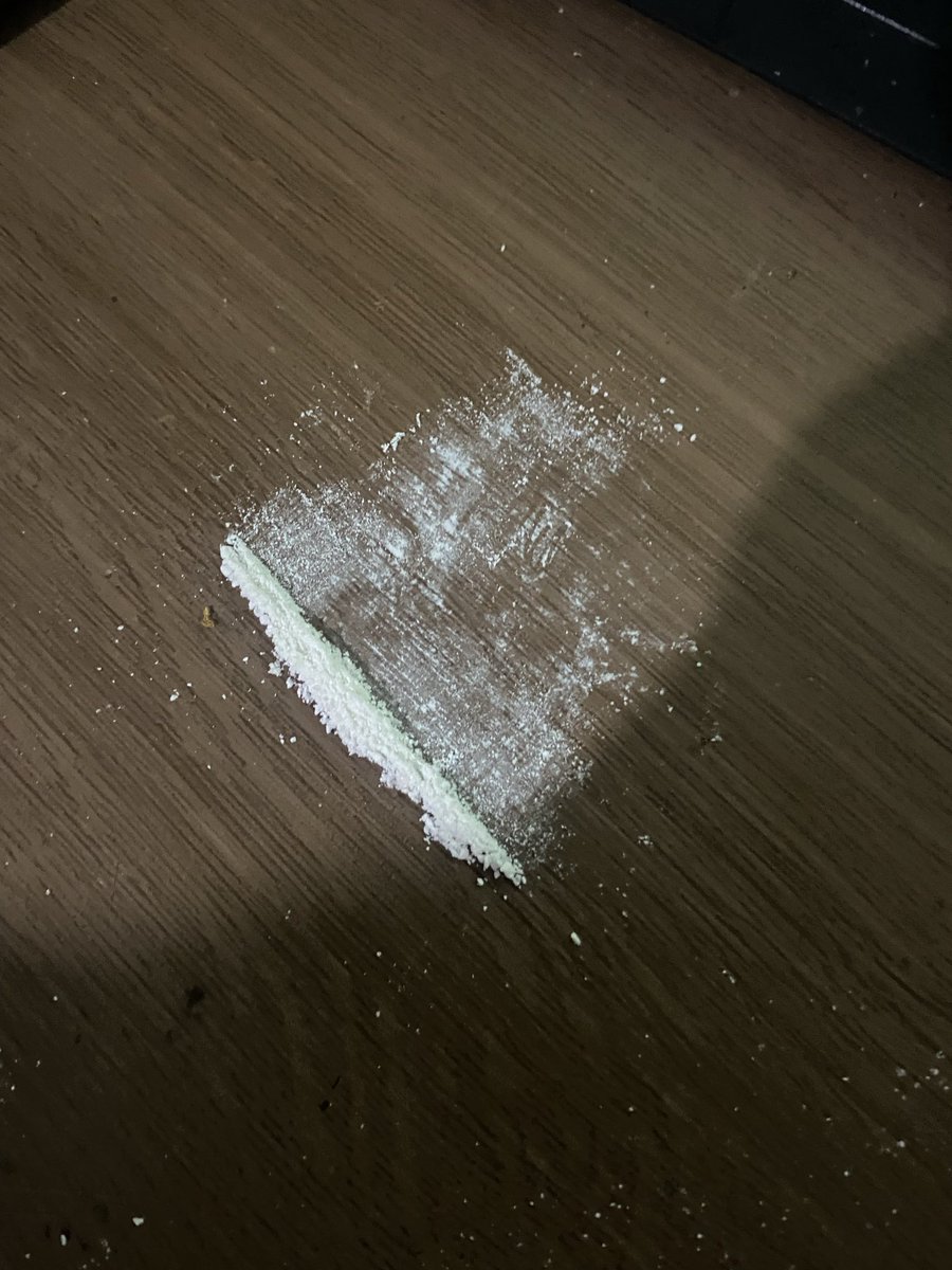 joninhosrlk53's tweet photo. #drugstwt #coketwt alguém q tá tecando pra trocar uma ideia? https://t.co/DJ3laUbBTU