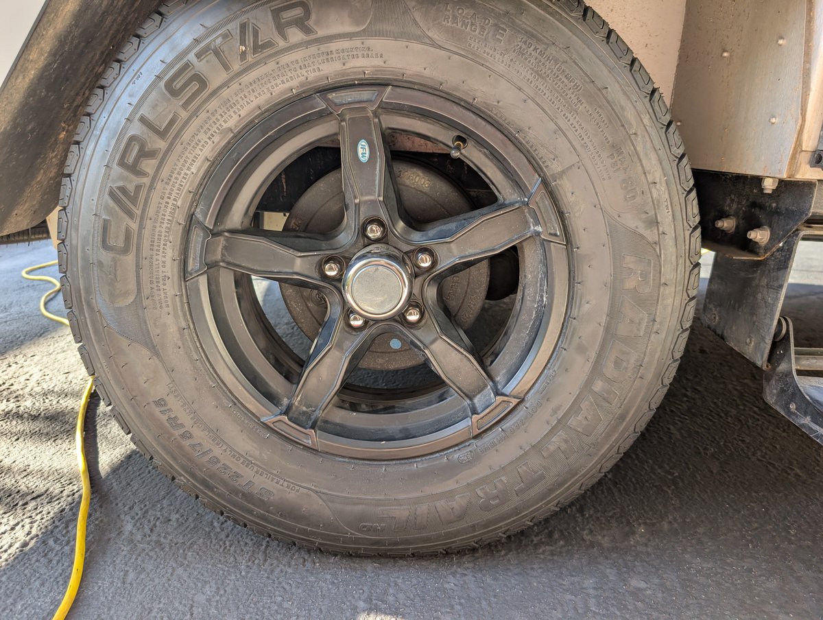 CyberDogDaddy's tweet photo. Keeping trailer tires aired up means safer towing and longer tire life. Makita 18V LXT cordless high-pressure inflator hits 160 PSI with auto-stop and three speeds—no cords when the Model Y is parked. #ad
https://t.co/gwvpFL3Eye https://t.co/Npy06WGxPt
