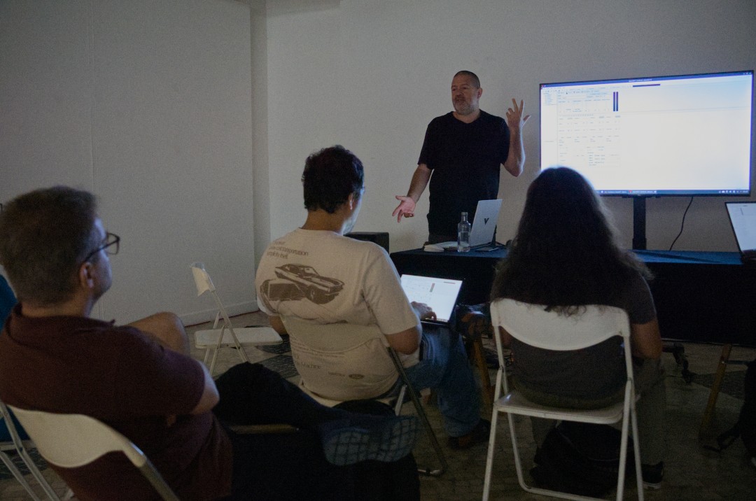 inercia_pt's tweet photo. Este Sábado tivemos mais uma sessão de convívio com workshops e visitas guiadas à exposição que temos montada na oficina da cultura em Almada. Próximo Sábado dia 24 será a sessão de encerramento. https://t.co/mLGp6Xg862
