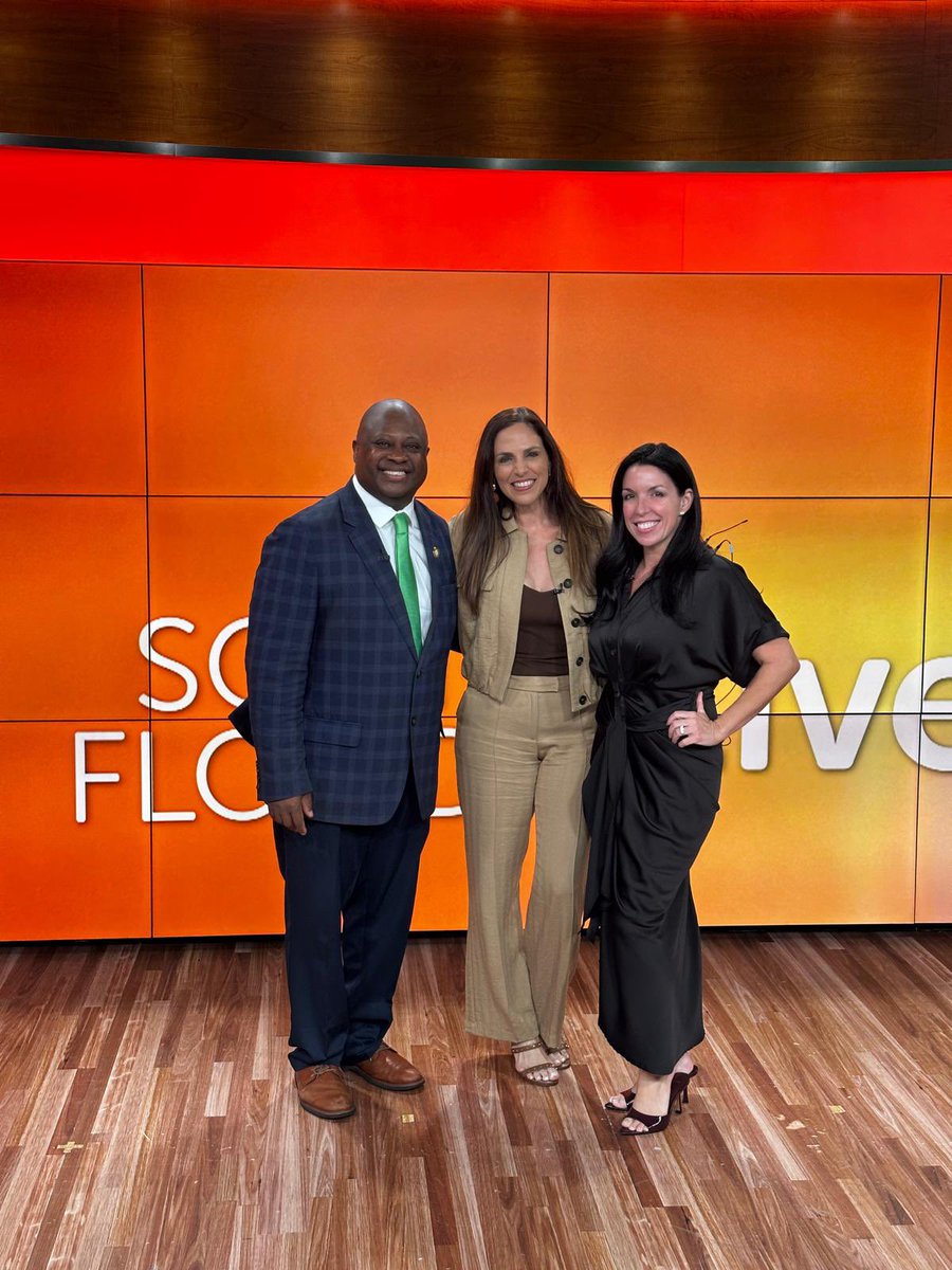 sunset_adult_ed's tweet photo. 🌟 A great day connecting with our community and recruiting students across all Miami! Together, we’re opening doors and creating opportunities for success! 🎓💙
#MiamiSunsetAdultEducation #CommunityEngagement #StudentSuccess #MDCPS #yourbestchoicemdcps https://t.co/zLlNq0oHT1