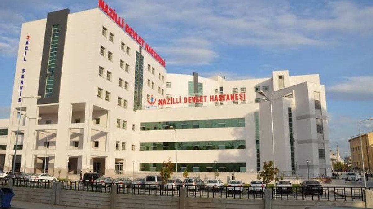 Yhsgihtholsun's tweet photo. FETÖ operasyonunda beyin cerrahı tutuklandı
AYDIN'ın Nazilli Devlet Hastanesi'nde görev yapan beyin cerrahı Opr. Dr. N.Ö.E., FETÖ soruşturması kapsamında tutuklanarak cezaevine gönderildi.
AYDIN’ın Nazilli Devlet Hastanesi’nde görev yapan beyin cerrahı Opr. Dr. N.Ö.E., FETÖ soruşturması kapsamında tutuklanarak cezaevine gönderildi.
#TSvBJK
Nazilli’de Fethullahçı Terör Örgütü’ne yönelik düzenlenen soruşturma kapsamında Nazilli Devlet Hastanesi’nde beyin cerrahı olarak görev yapan Opr. Dr. N.Ö.E., polis ekipleri tarafından geçen cumartesi günü düzenlenen operasyonla gözaltına alındı. Emniyetteki işlemlerin tamamlanmasının ardından bugün mahkemeye sevk edilen Opr. Dr. N.Ö.E. tutuklanarak cezaevine gönderildi. Şüphelinin 6 aydır hastanede görev yaptığı öğrenildi.
( Habertürk )