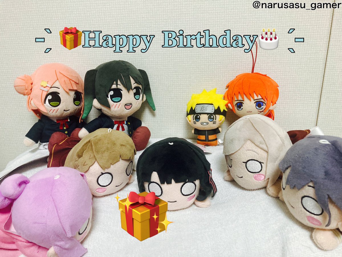 narusasu_gamer's tweet photo. おはナル剣ゆうぽむ🎶
改めて吟子ちゃん誕生日おめでとう🎉🎊🎂👘
因みに自分の弟の誕生日が吟子ちゃんと一緒なの奇遇過ぎる件😳
弟も誕生日おめでとう🎉🎊
#百生吟子生誕祭2026
#百生吟子誕生祭2026
#百生吟子 #lovelive #蓮ノ空 #リンクラ

吟子「蓮ノ空のこと好き好きクラブの皆さん
そしていつも私の事を応援して下さってる皆様
お祝いしてくれた方々もありがとうございます🎶
私、百生吟子は今日で18歳になりました☺️」

小鈴「改めて吟子ちゃん！」

姫芽「お誕生日おめでと〜！」

泉「沢山のファンの皆が吟子の誕生日をお祝いしてくれてるね😊」

セラス「BGPでも吟子先輩活躍してましたね〜！いよっ！流石は蓮ノ空スクールアイドルクラブの部長〜！！」

吟子「セラス…恥ずかしいから調子に乗るのやめて💦
それにしても…花帆先輩達が卒業してあれから月日経ったけど元気にしてるかなぁ花帆先輩達は」

小鈴「あっ、そうだ花帆先輩の事なら！」

姫芽「るりちゃんせんぱい達を連れてこっちに来るってさ！」

吟子「えっ！？」

花帆「お〜い！吟子ちゃ〜ん！
お誕生日おめでと〜！」

吟子「花帆先輩！？」

花帆「今日は吟子ちゃんの誕生日だからあたし達もお祝いに来たよ〜！
梢センパイ達も連れてきたからね！
今日は皆で吟子ちゃんの誕生日を盛大にお祝いしよう！」

梢「そういえばスリーズブーケ、新たにマイカさんが加入したのよね？
マイカさんの事、よろしく頼んだわよ
吟子さん☺️」

吟子「花帆先輩に梢先輩…！
それに皆も私の誕生日をお祝いに…！
ありがとうございます！
スリブの件も勿論、頼まれた以上頑張ります…！」

花帆「スリブにマイカちゃんが入った訳だし吟子ちゃん、スリブの事色々とマイカちゃんに教えてあげてね！
後、葵ちゃんとみおんちゃんの事も蓮ノ空の事も小鈴ちゃんやせっちゃん達と一緒に頑張って面倒見てあげてね！
吟子ちゃん！いや…吟子部長！！」

吟子「いきなり来たと思ったら相変わらず注文が多いなぁ花帆先輩は…💦
でも言われた通り私は頑張るし心配不要だから…けど困ったら連絡入れるからその時はよろしくね
梢先輩達もお祝いに来てくれた事感謝します🎶
改めてこれからもよろしくお願いします🎶」

花帆「あっ、そうだ！
後、主さんの弟さんも今日が誕生日だった様な…！吟子ちゃんに続いて弟さんもおめでとうだね！」

吟子「私の誕生日の日に主さんの弟さんも誕生日迎えたなんて…！
おめでとうございます☺️」

今日が2人にとって良い一日になったらいいな…！
今日もよろしくね🎶