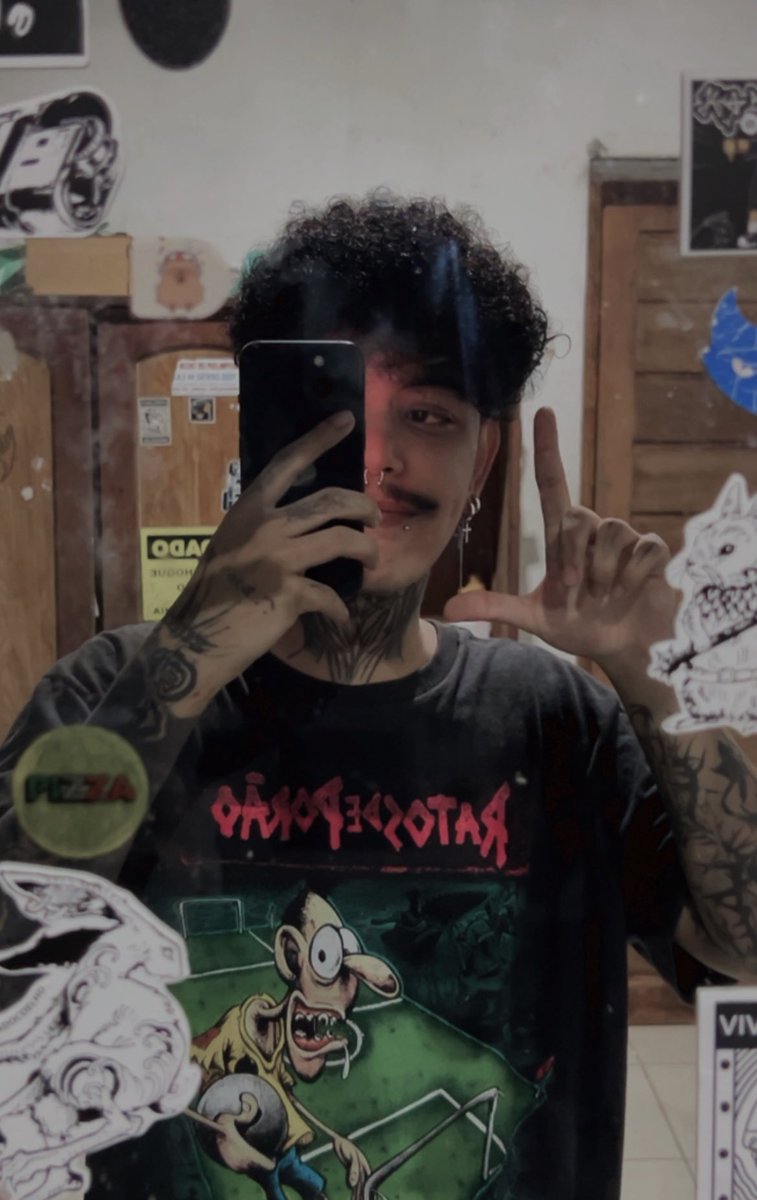 _joeei's tweet photo. regulei meu sono e estou com Lula ⭐️ https://t.co/UxT9ROSUns