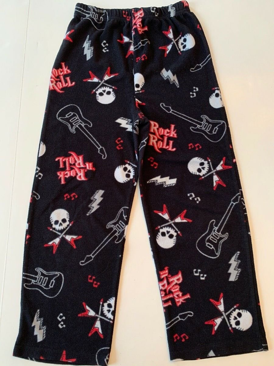 FurryAakai's tweet photo. @cherishmepls123 My beloved would totally wear something like these as sleepwear👀 https://t.co/efoe1LgyIH