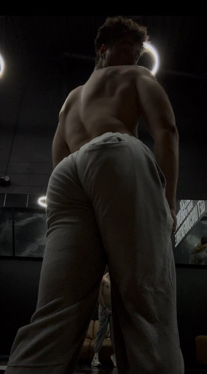 HGLifting's tweet photo. Surprisingly it was chest day https://t.co/YMPIIJLk4C