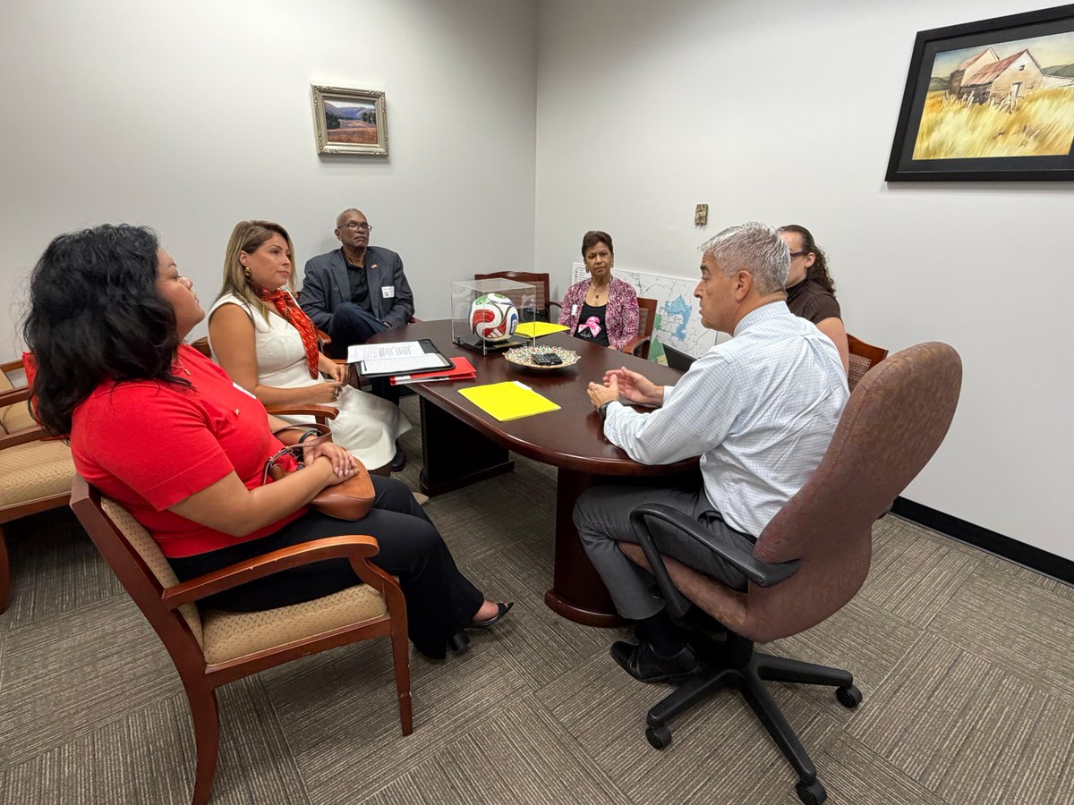 AARPTX's tweet photo. At Houston’s Advocacy Day was a major success. Thank you, @jrcd98, @atlarge2davis, @TwilaForHouston, @JMartinez4Hou, @AmyPeck, @marynanhuffman, @salinasforhtx, @joeforhouston, Tiffany D. Thomas, @MarioforHouston, @MarthacastexT and @Flickingerhtx.

#txlege https://t.co/ljoAW09ne2