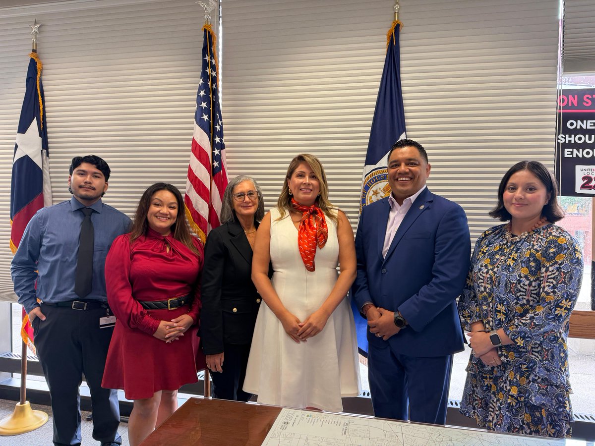 AARPTX's tweet photo. At Houston’s Advocacy Day was a major success. Thank you, @jrcd98, @atlarge2davis, @TwilaForHouston, @JMartinez4Hou, @AmyPeck, @marynanhuffman, @salinasforhtx, @joeforhouston, Tiffany D. Thomas, @MarioforHouston, @MarthacastexT and @Flickingerhtx.

#txlege https://t.co/ljoAW09ne2