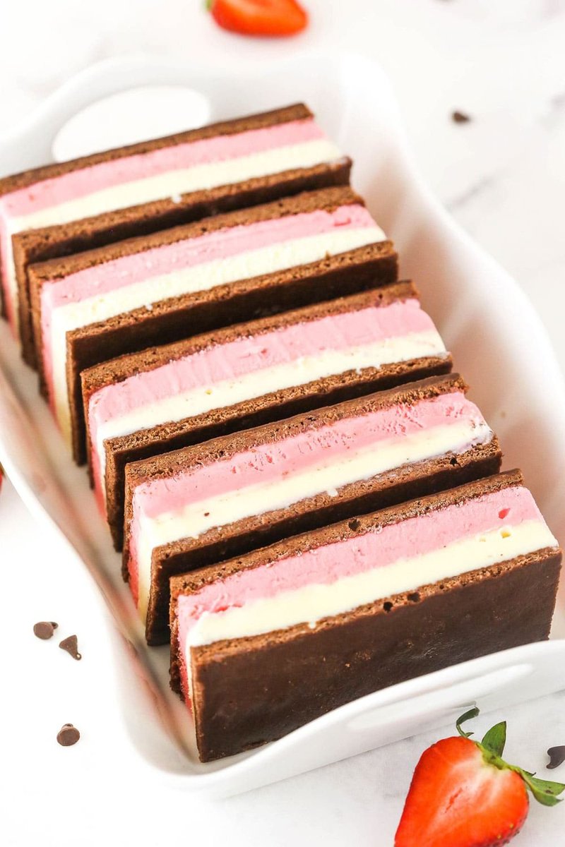 angelaisdonefor's tweet photo. ... #foodpoll for #edrtwt / #ricecaketwt / anyone!
            chocolate vs vanilla vs strawberry!! 🍫🤍🍓
... cals don't count ofc! likes + reposts appreciated
                                                  <3 https://t.co/ryql8KgdRA