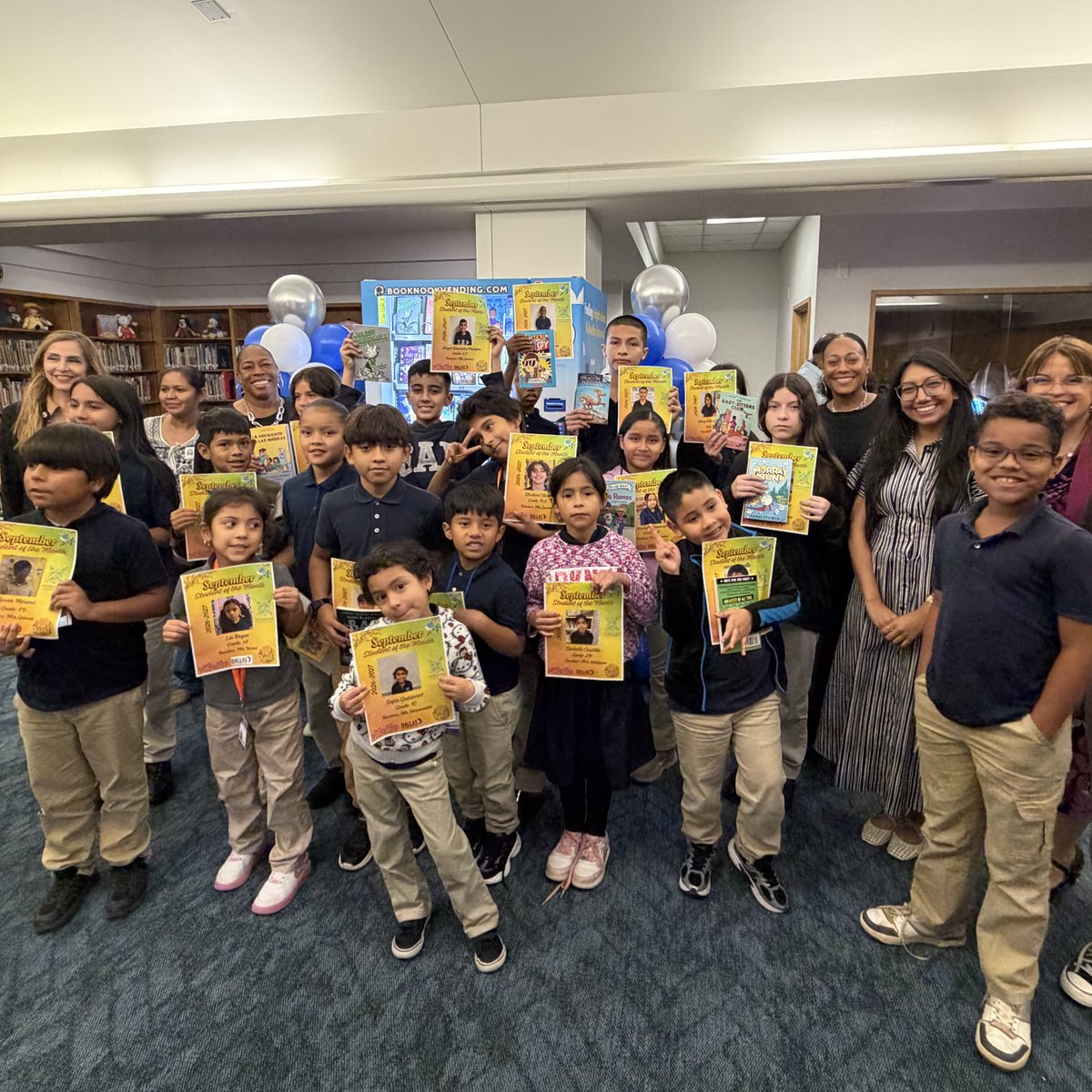 DallasEdFound's tweet photo. A new chapter for @dallasschools' Stevens Park Elementary! 📚 Thank you, @AtmosEnergy, for supporting a new book vending machine that celebrates student success and inspires reading!

https://t.co/UAPmfmsw3C

One District. 130,000 Reasons to Give. https://t.co/MmZfuTyfDv