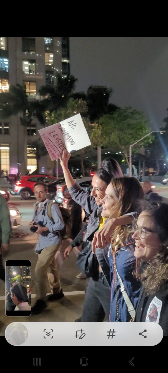 ctrlzorg's tweet photo. Esse foi o momento em que entregamos a notificação extrajudicial encaminhada a Conrado Leister, country manager da Meta no Brasil. https://t.co/ww8PNG1qby