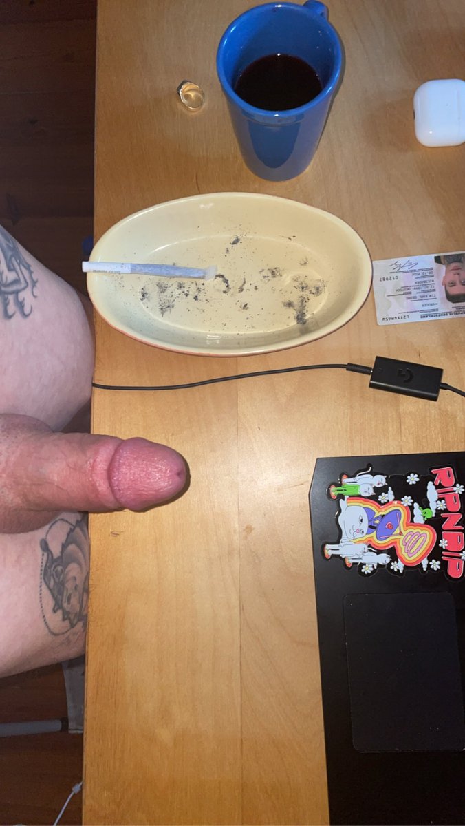 TimXLjohn's tweet photo. @th1ckshady du bist doch einfach nur eine fette alte von wegen schwanger dumme negerin! https://t.co/5QA1LeYmUT