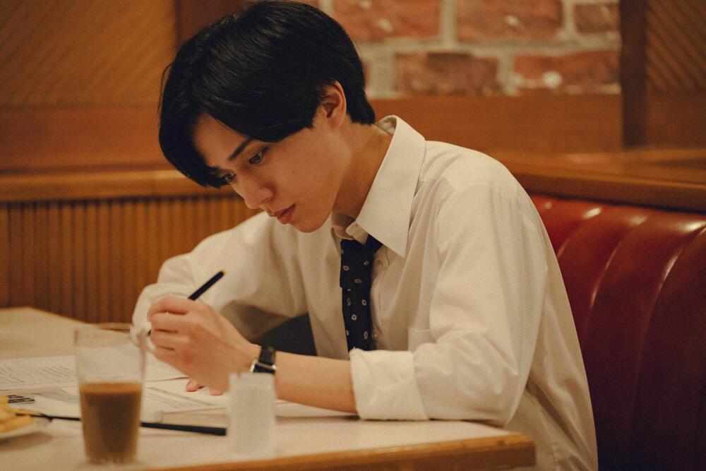 fashionpressnet's tweet photo. 【本予告・主題歌・追加キャスト解禁】
阿部寛×永瀬廉の映画『ハッピーリスト』人生の新人＆迷子の2人の友情描く、主題歌はodol「知りたい」 - https://t.co/vLFdui3tDQ https://t.co/V7UGrY4j79