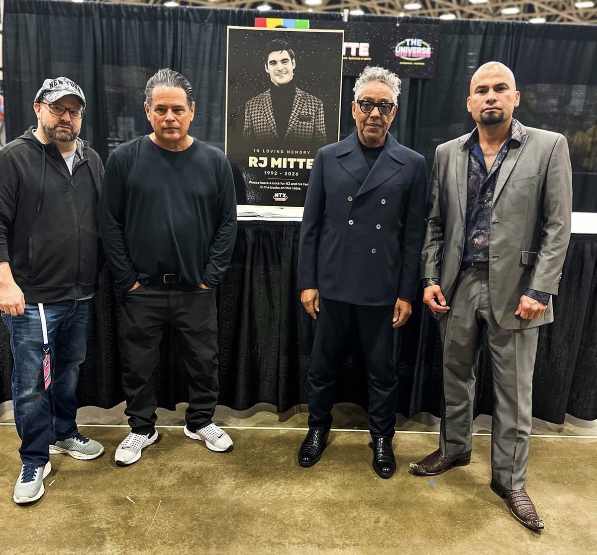 FilmzLoverz's tweet photo. Some of the Breaking Bad cast and crew spent the weekend remembering RJ Mitte ❤️ https://t.co/or9EiDH03Z
