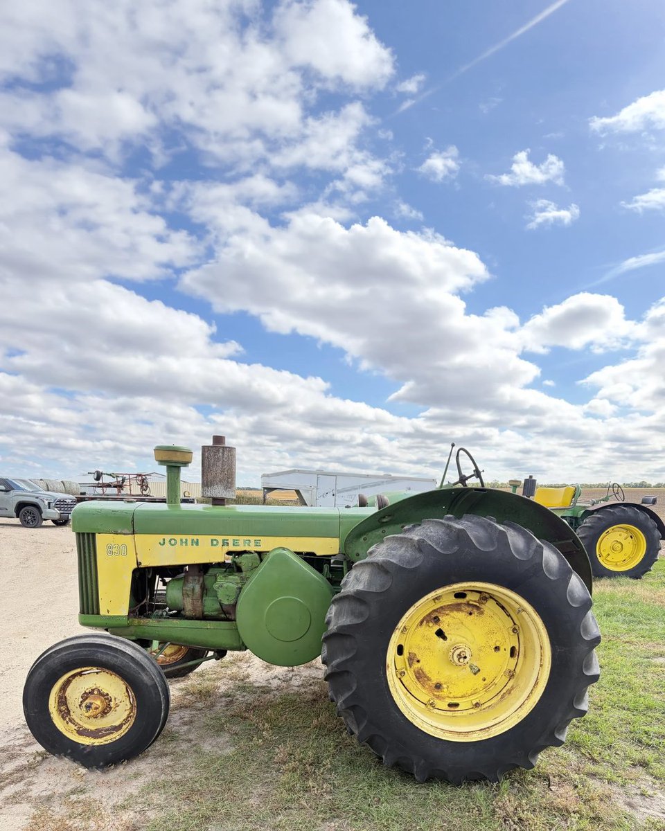TractorHouse's tweet photo. 𝐌𝐚𝐫𝐜𝐮𝐬 𝐋𝐞𝐰𝐢𝐬 𝐓𝐫𝐚𝐜𝐭𝐨𝐫 𝐂𝐨𝐥𝐥𝐞𝐜𝐭𝐢𝐨𝐧🤝

🗓️ Bidding closes: October 21st
💪 Don't miss your chance to bid!!
🔗 https://t.co/wj0PpwOz1p

#AuctionTime #TractorHouse #TractorAuction #UpcomingAuction https://t.co/OhzP03UbAl