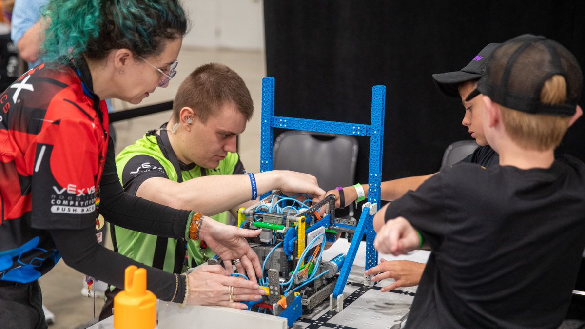 VEXRobotics's tweet photo. Get advice on ensuring your VEX Robotics Competition event is cohesive, consistent, and student-centered for everyone there! 🤖🌟 A new VEX PD+ Insights article by @AudraSelkowitz dives into helpful resources for any role. 

📚 Read here: https://t.co/XvdTZhpmF0 https://t.co/aBAilMqJei