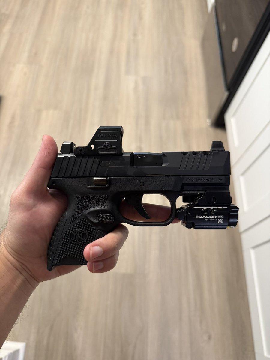 ItsBassi's tweet photo. Before and after 🤠

Shoutout NCEngravers for getting my FN509C optic cut and milled. Did the “raptor” cuts, FN suppressor sights and PSA’s Holosun 407A https://t.co/SjXsVpJynp