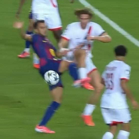 resistxnciacule's tweet photo. Ya tenemos arbitro para el PSG - Barça. El gran Michael Oliver, famoso por favorecer al madrid y perjudicar al Barça y tener una esposa muy madridista.

Todo atado y bien atado. https://t.co/HYDfDo5VSa