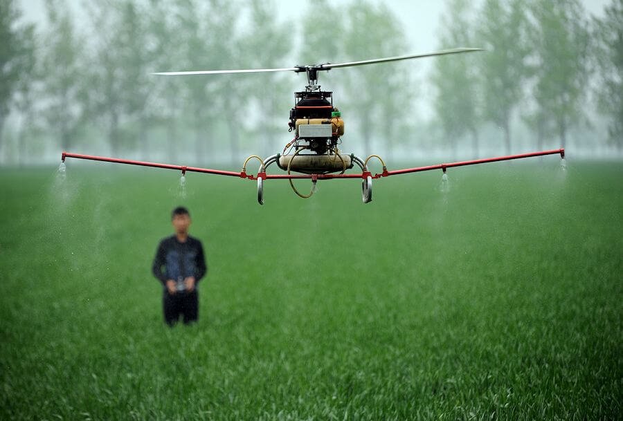 JVGKabala's tweet photo. #agridrone #precisionAG #fertilization #urea #ecosystem #efficiency is more food production with smart ways to improve agriculture work. Nice pic "urea sacks for crop fertilzation" from Fertiavilac.a #drone ops. #future https://t.co/zCH59HAU1D