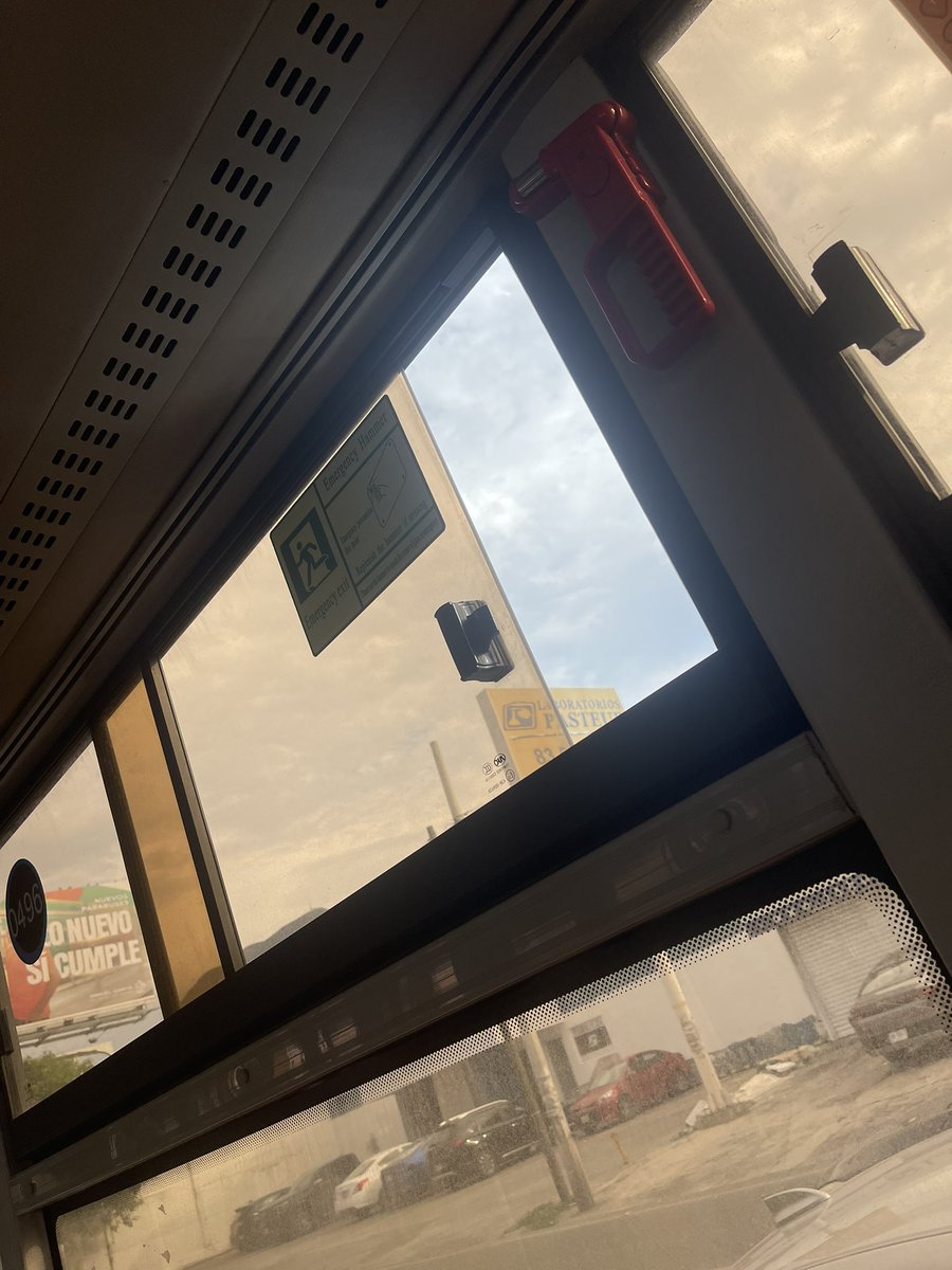 _ChrisKeneth's tweet photo. Ruta 214 carro 049 sin clima, que área de #transito y #movilidad revisan las condiciones de las unidades @samuel_garcias https://t.co/tvO2LXiAqV