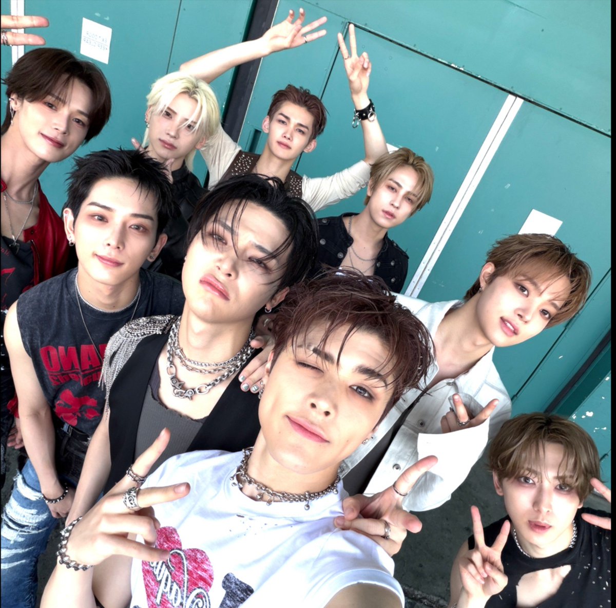ksa_ni_su2's tweet photo. I vote  #andTEAM for Fan’s Choice Male at #2026MAMAVOTE

大好き&amp;TEAM🐺💖
LUNÉちゃんファイティン🫶 https://t.co/twkcU4GWT9