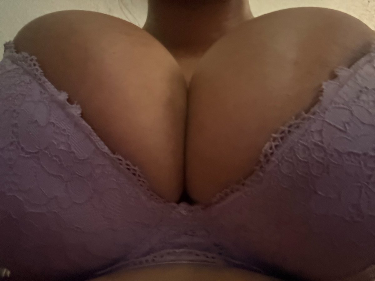 cinnamonskined's tweet photo. taking a nap guys talk soon 🧸 https://t.co/z9smdCgltE