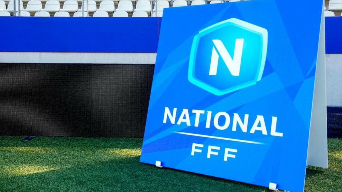 NationalZone_'s tweet photo. SEULEMENT 5 CLUBS RESTENT INVAINCUS EN NATIONAL 1 À L'ISSUE DE CETTE 7ÈME JOURNÉE ! 🍯

▫️US Lusitanos de Saint-Maur ❤️💚
▫️Entente Feignies Aulnoye FC 💚💙
▫️Angoulême Charente FC 💙🤍
▫️Union Foot de Touraine 💙💛
▫️Hyères 83 FC 💛💙 https://t.co/irdLpfpN6Y