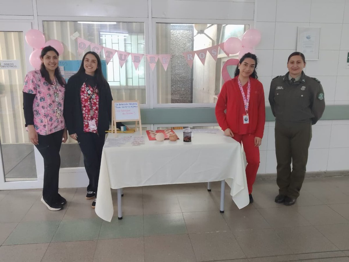 CarabBioBio's tweet photo. En la conmemoración del día de la prevención del cáncer de mama, Carabineros de la 2ª Comisaría #Talcahuano regalan un presente a las personas y personal de salud de los Cesfam, reconociendo su entrega y haciendo un llamado conjunto a realizar autoexploración y chequeo de salud https://t.co/GtDk0TYkB6