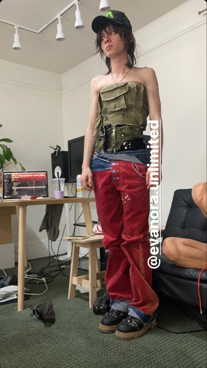 lastg1r1onearth's tweet photo. everyone talking abt how they want bleood build But I want marj build 🧐 https://t.co/ChUWWxOvHI